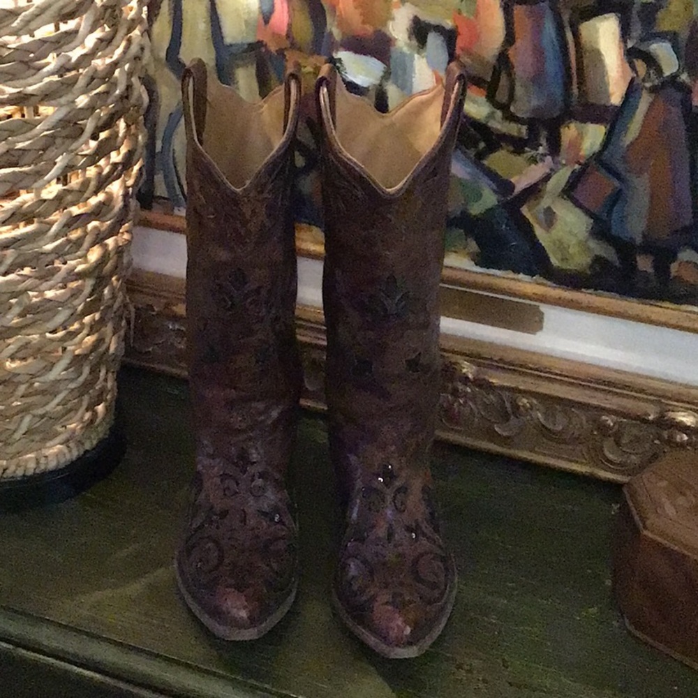 Beautiful brown/black embroidered  Corral Cowboy Boots with sequins.